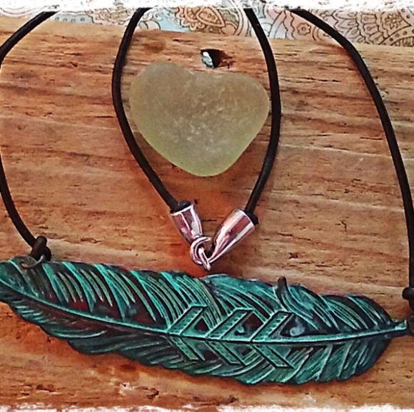 BOHO FEATHER STATEMENT NECKLACE - Picture 2 of 7